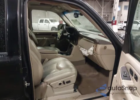 2005 Cadillac Escalade Standard z USA, uszkodzony, nr VIN 1GYEC63N15R265627